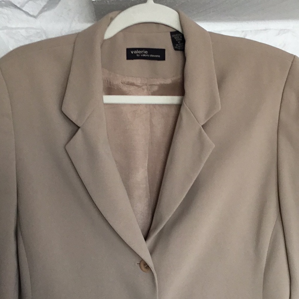 Valerie Tan Lined Two Button Pocketed Blazer